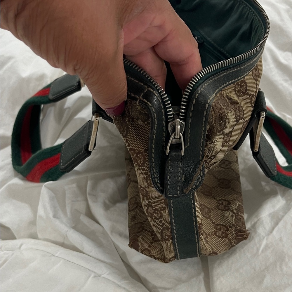 Gucci Beige and Green Monogram Tote - Picture 5 of 7